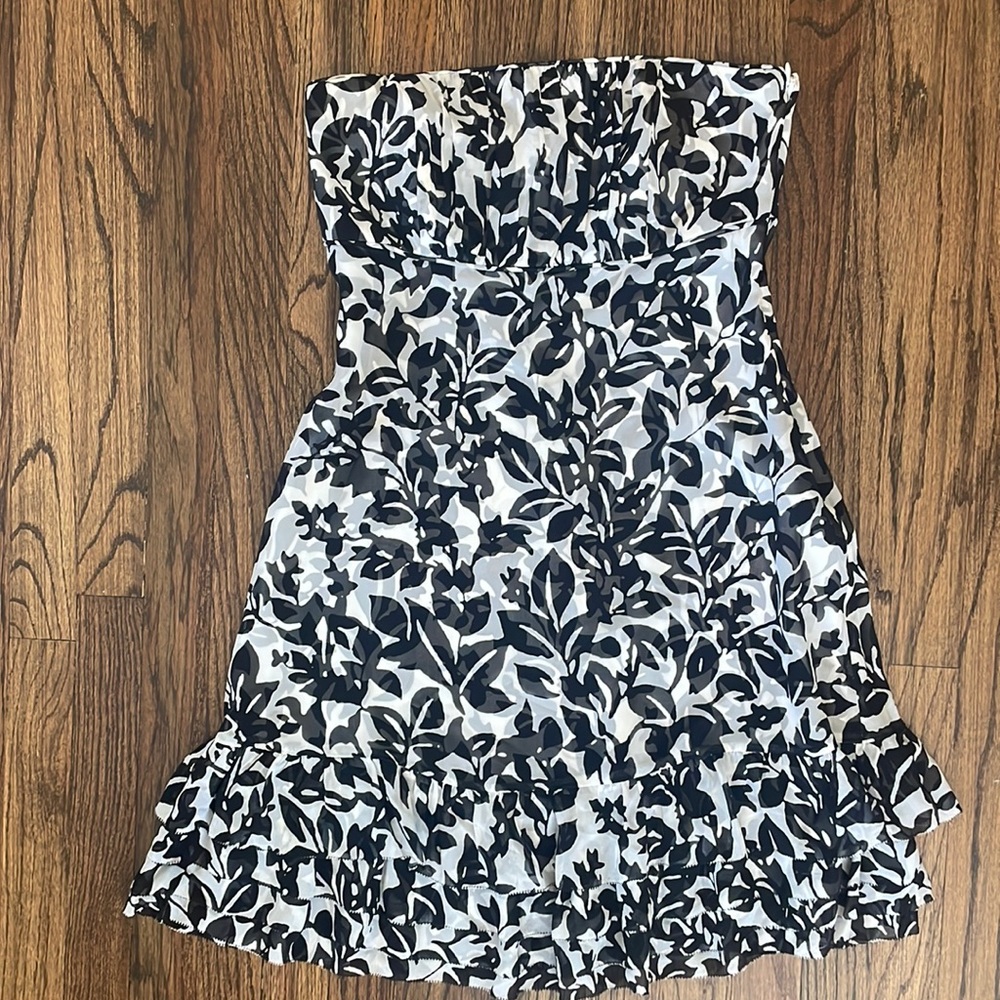 White House Black Market Strapless Dress